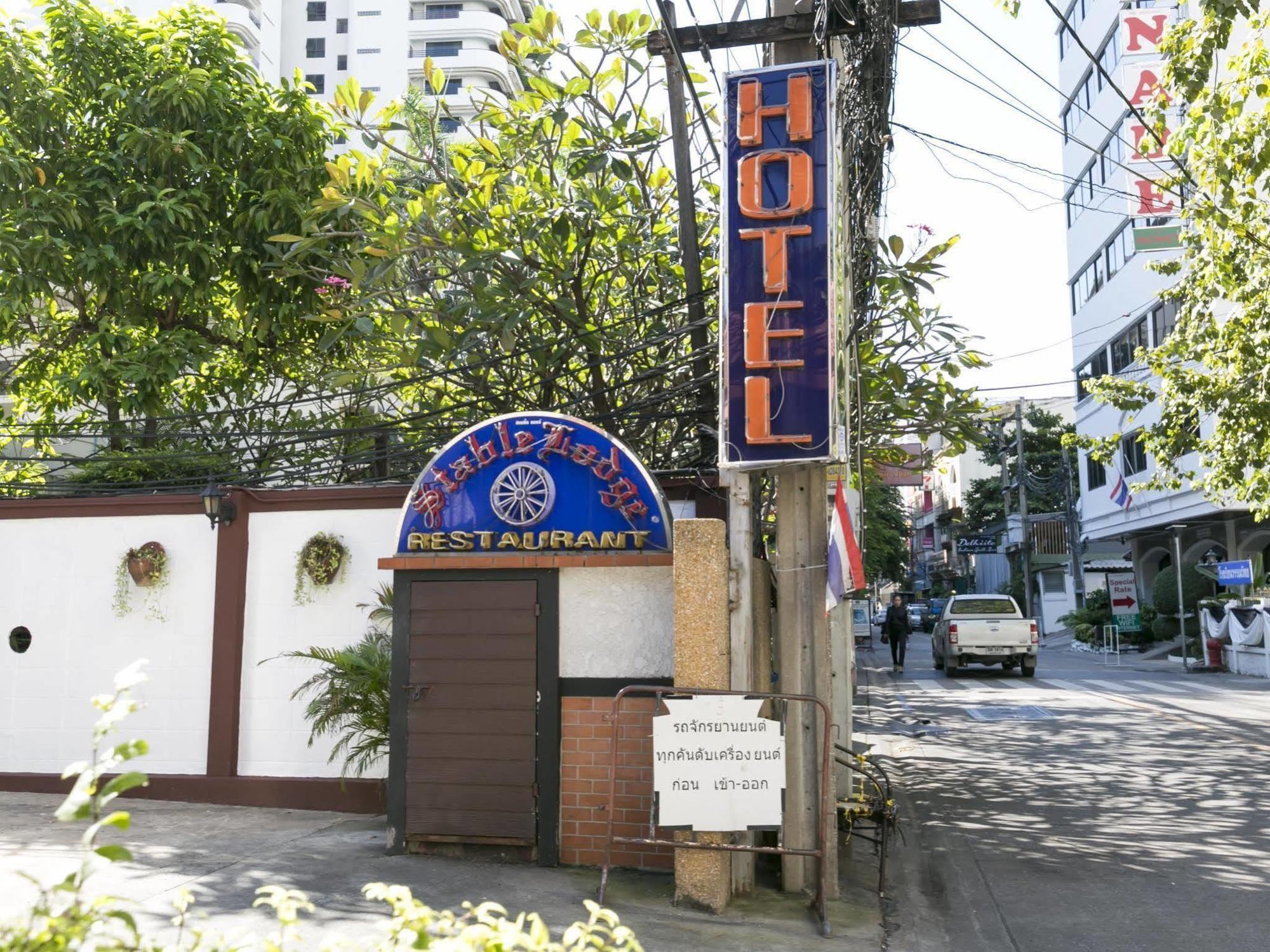 Stable Lodge - Sha Certified Bangkok Eksteriør bilde